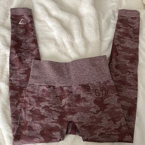 Gymshark Camo Seamless Berry Red Leggings!! Size: Small